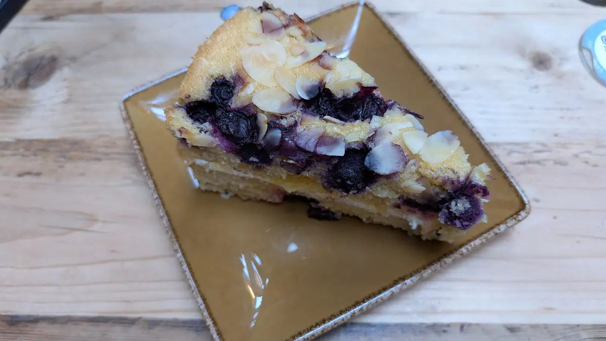 Eshott Airfield Cafe – cake shop in Amble town centre